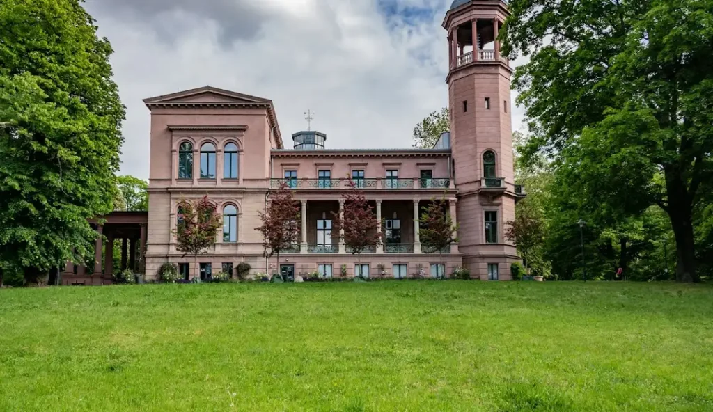 Biesdorf Schloss Schlossansicht von Süden hidden castles in berlin